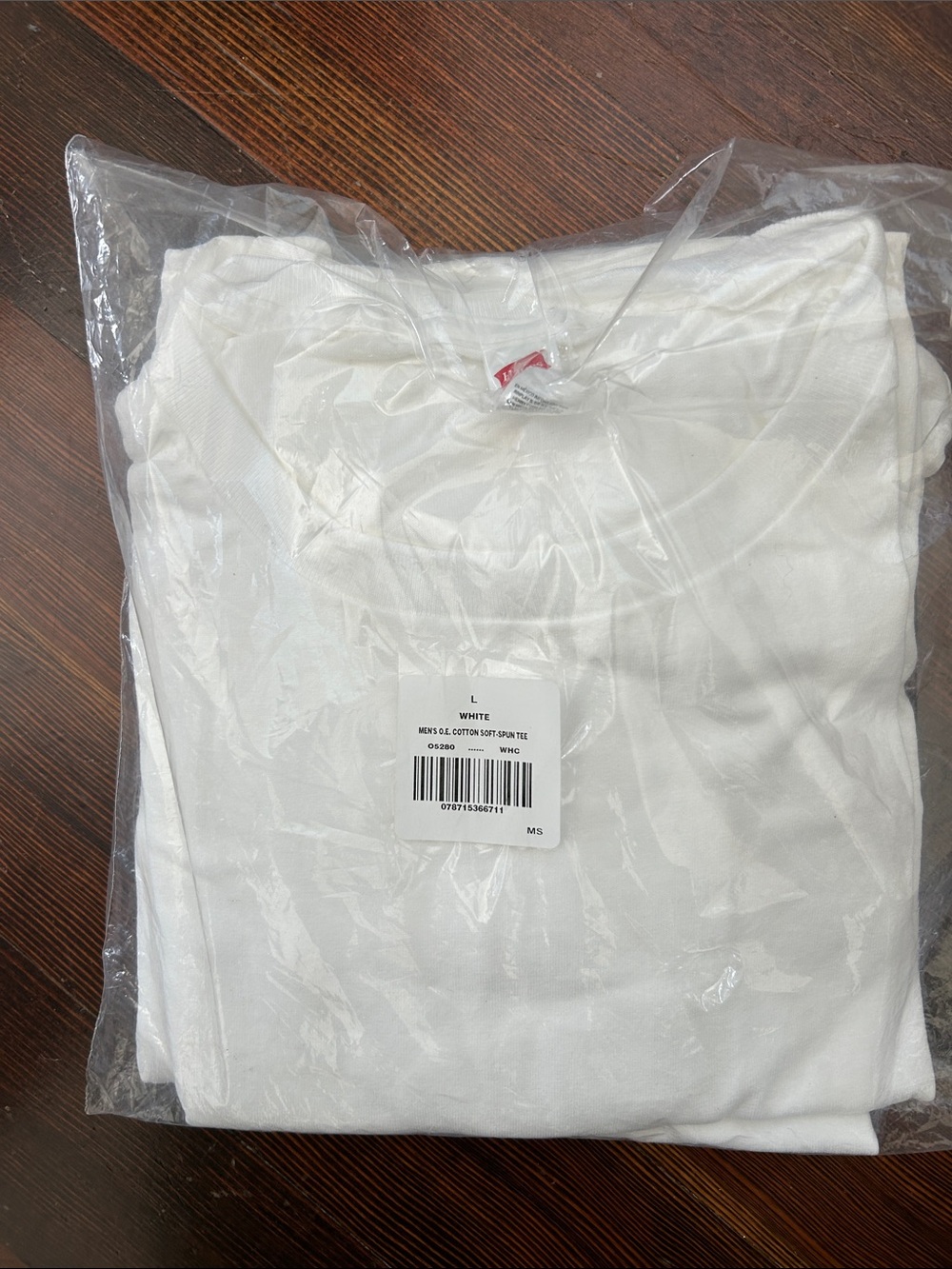 Hanes crew neck white T bundle